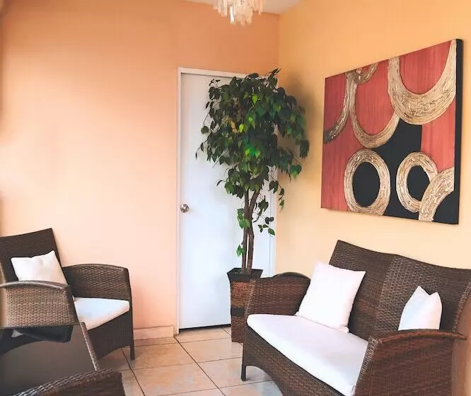 هتل Villa Verde Inn