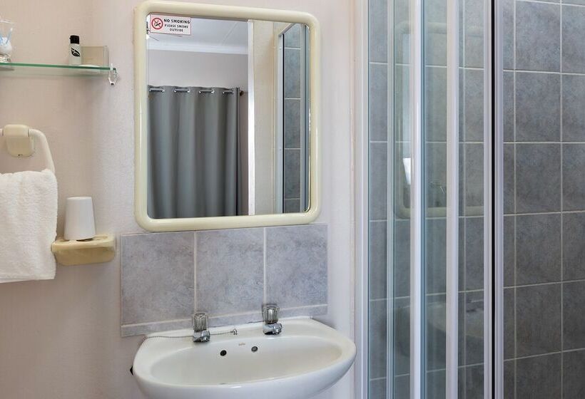 פנסיון Greystone Guesthouse