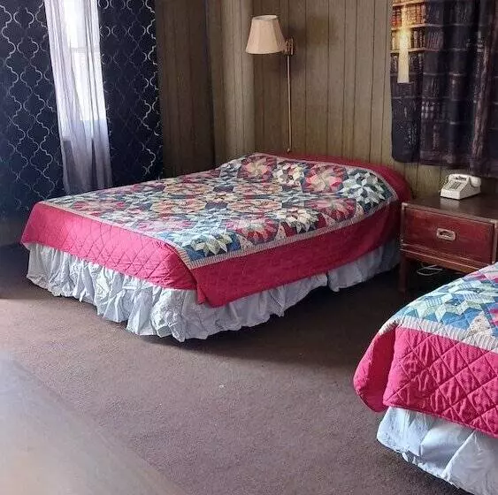 White Pine Motel