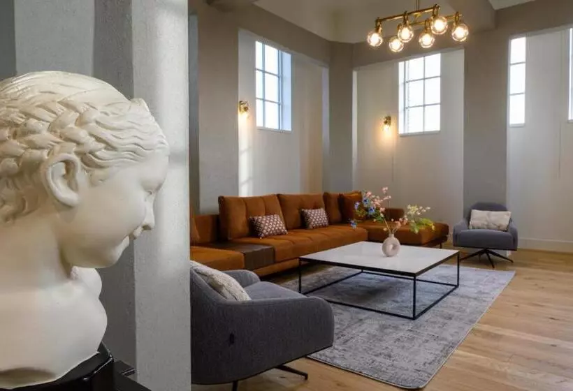 12a, Luxe & Uniek   Bioscoopzaal   Terras   Uitzicht