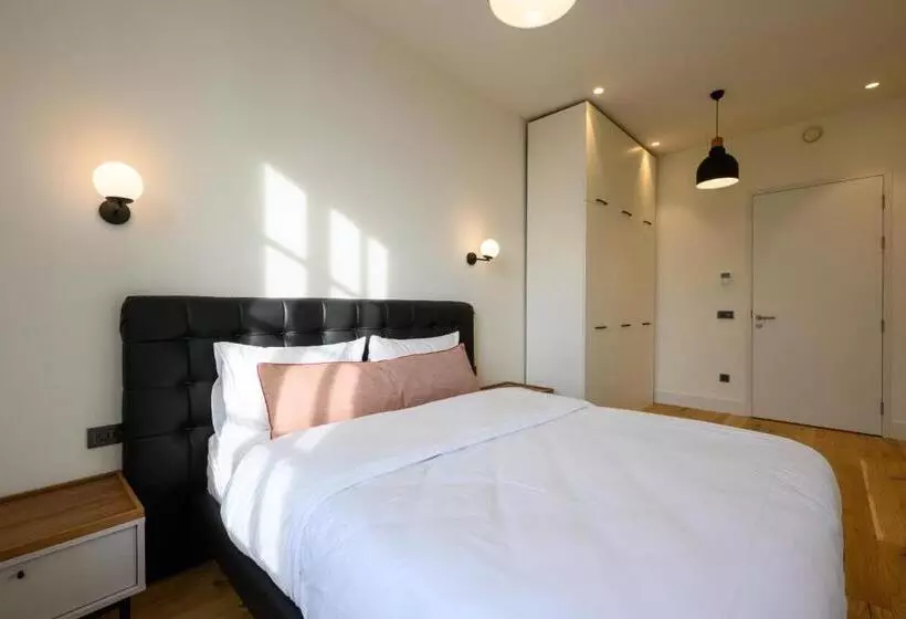 12a, Luxe & Uniek   Bioscoopzaal   Terras   Uitzicht