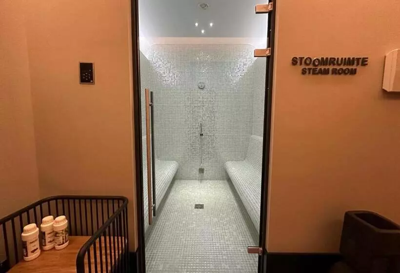 12a, Luxe & Uniek   Bioscoopzaal   Terras   Uitzicht