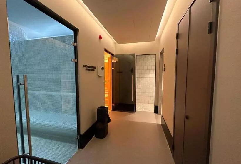 12a, Luxe & Uniek   Bioscoopzaal   Terras   Uitzicht