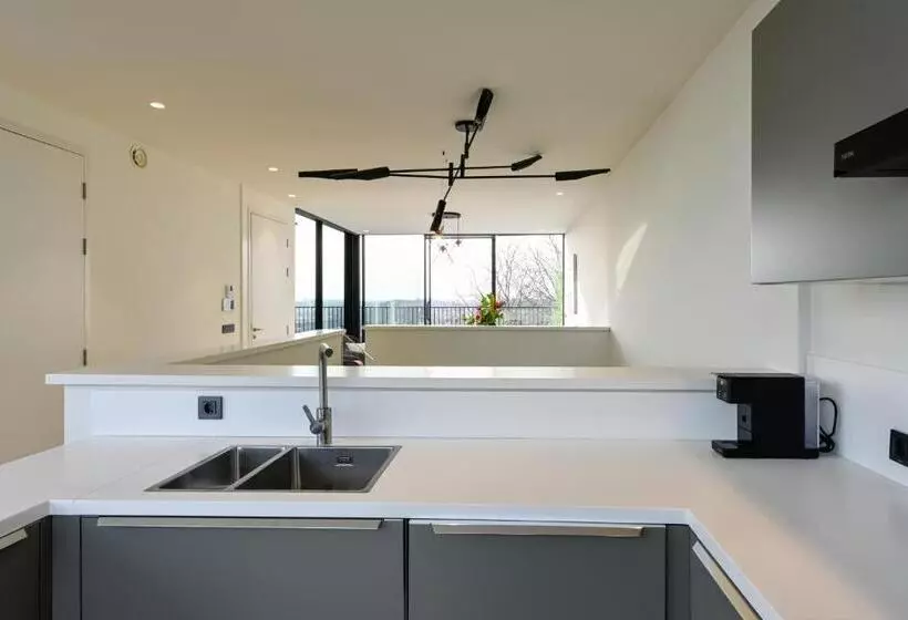 12a, Luxe & Uniek   Bioscoopzaal   Terras   Uitzicht