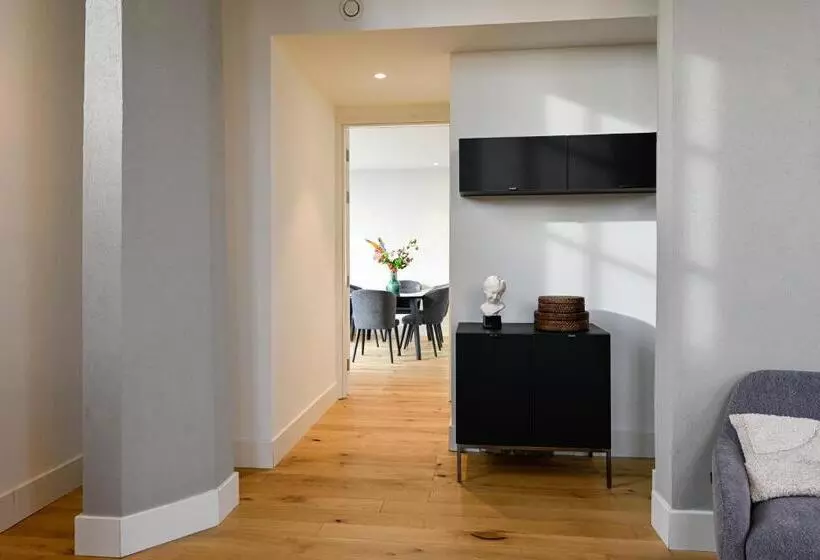 12a, Luxe & Uniek   Bioscoopzaal   Terras   Uitzicht