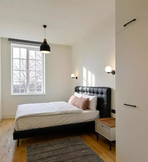 12a, Luxe & Uniek   Bioscoopzaal   Terras   Uitzicht