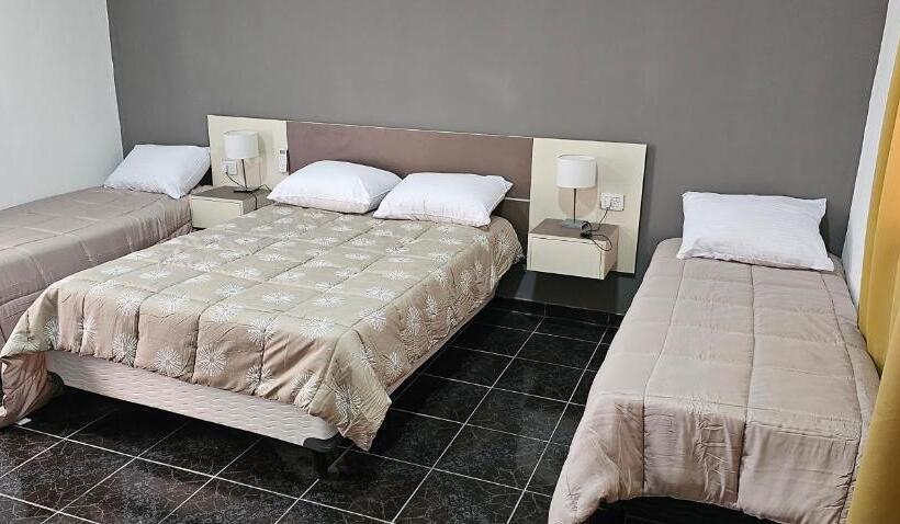 هاستل Complejo Llay