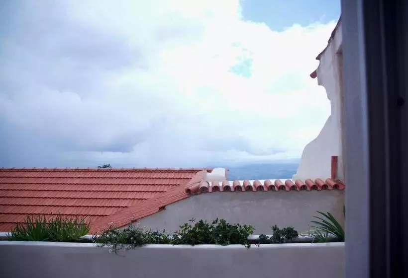 ベッドアンドブレックファースト Montalma