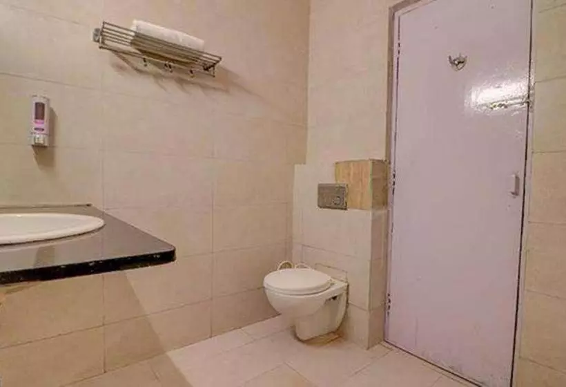 Fabhotel Stay Comfort Mall Road