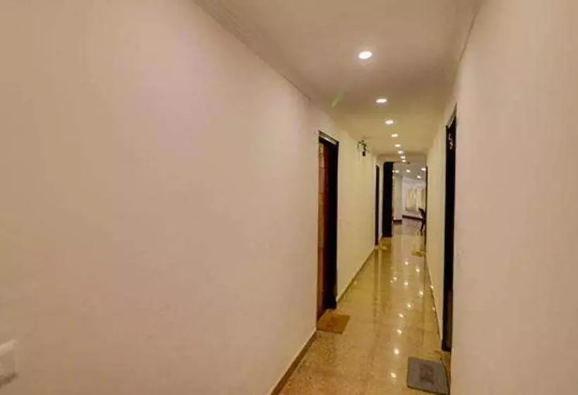 Fabhotel Stay Comfort Mall Road