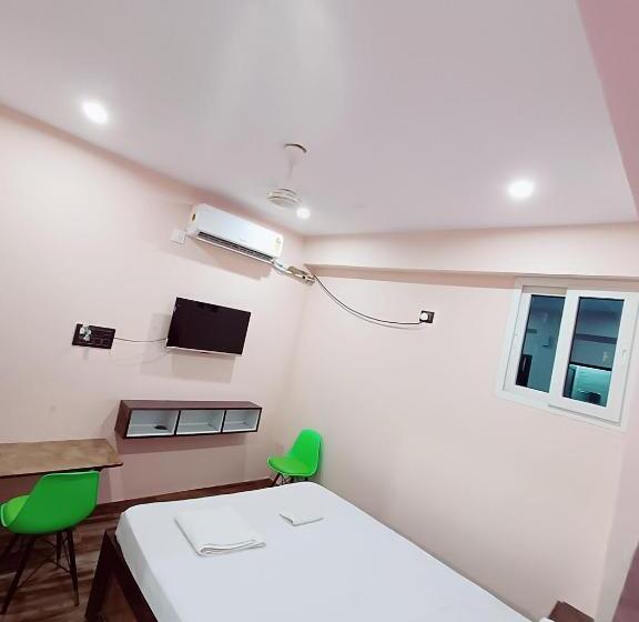 هتل A R S Rooms & Banquet