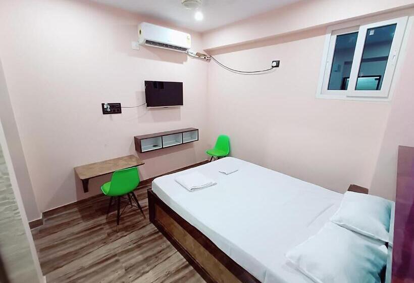 هتل A R S Rooms & Banquet