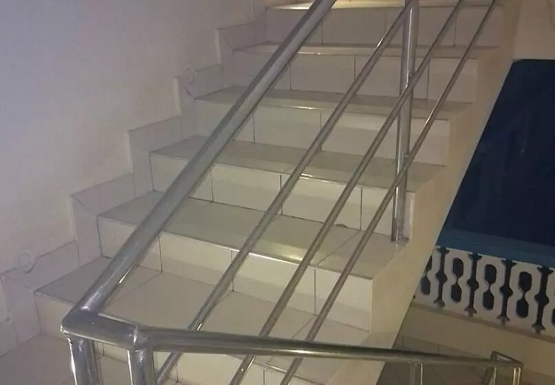 هتل Accomodation The Hills