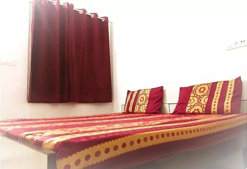 ホテル Helix    Rajpura    Budget Rooms For Family, Couples, Solo Travellers