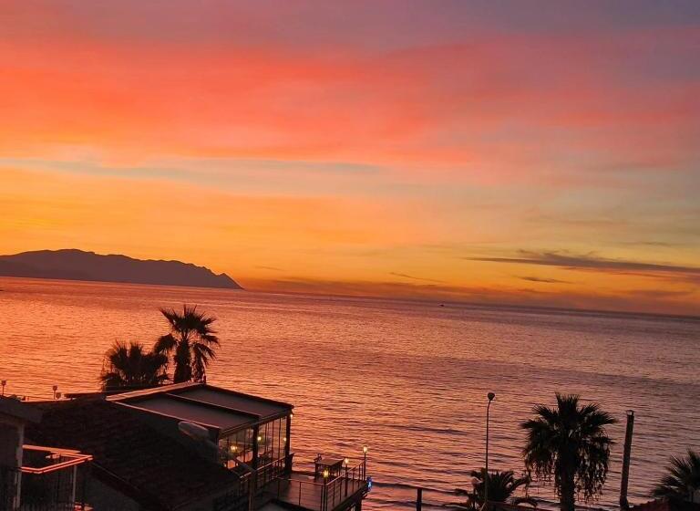 בית מלון כפרי Lulubay Rooms & Suites