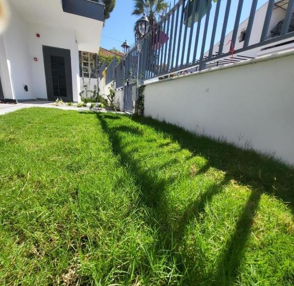 בית מלון כפרי Lulubay Rooms & Suites