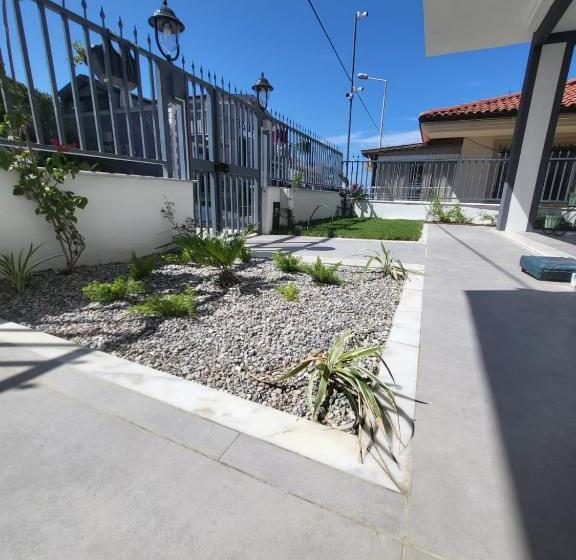 בית מלון כפרי Lulubay Rooms & Suites