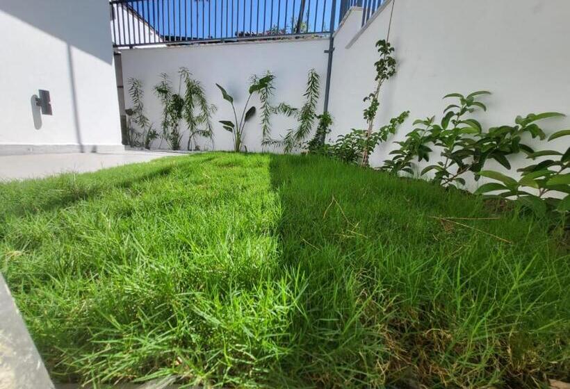 בית מלון כפרי Lulubay Rooms & Suites