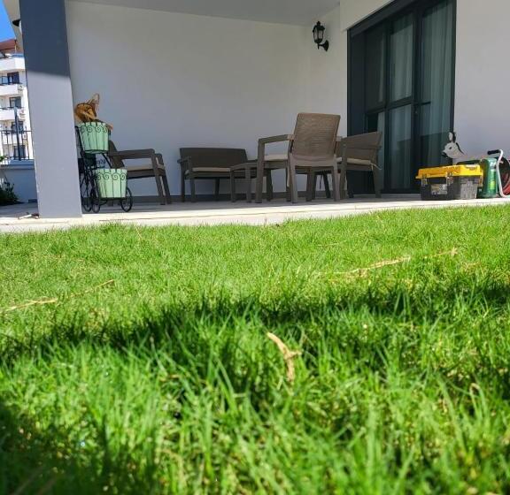 בית מלון כפרי Lulubay Rooms & Suites