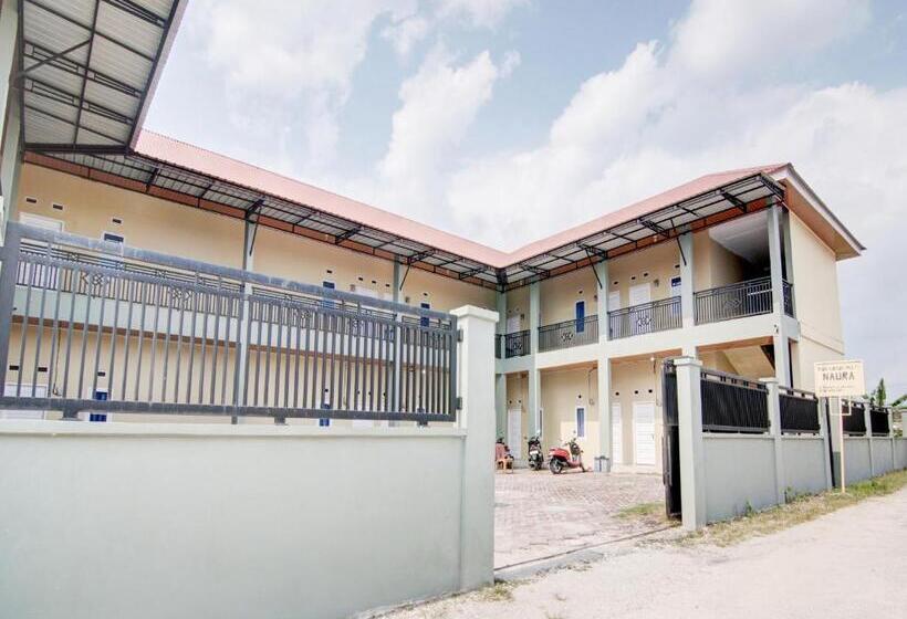 Отель Oyo 93087 Wisma Apel Syariah