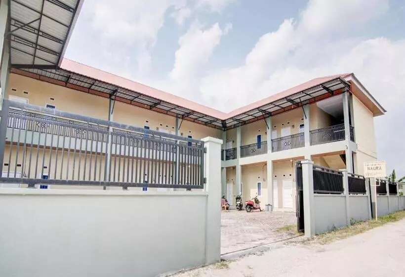 Hotelli Oyo 93087 Wisma Apel Syariah