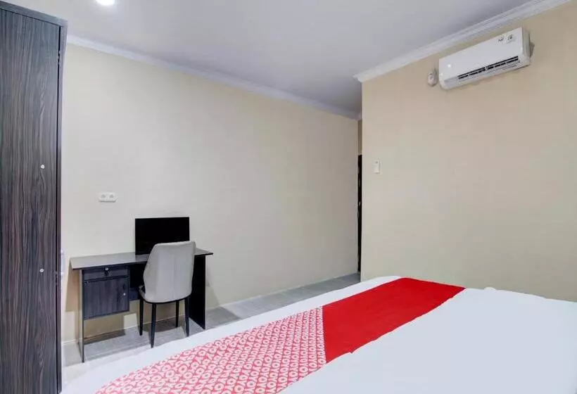Hotelli Oyo 93087 Wisma Apel Syariah