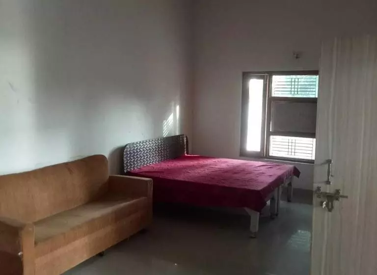 Hotelli Oyo V S Guest House