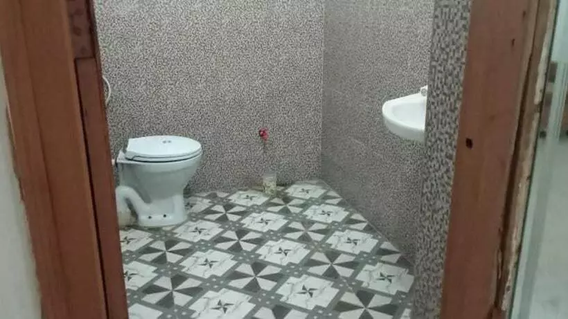 Hotelli Oyo V S Guest House