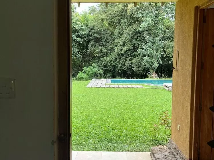 Hotelli Rivendell Twisted Tree