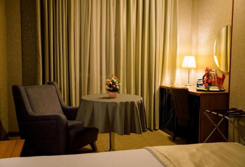 בית מלון כפרי Royal Sapphire Baku