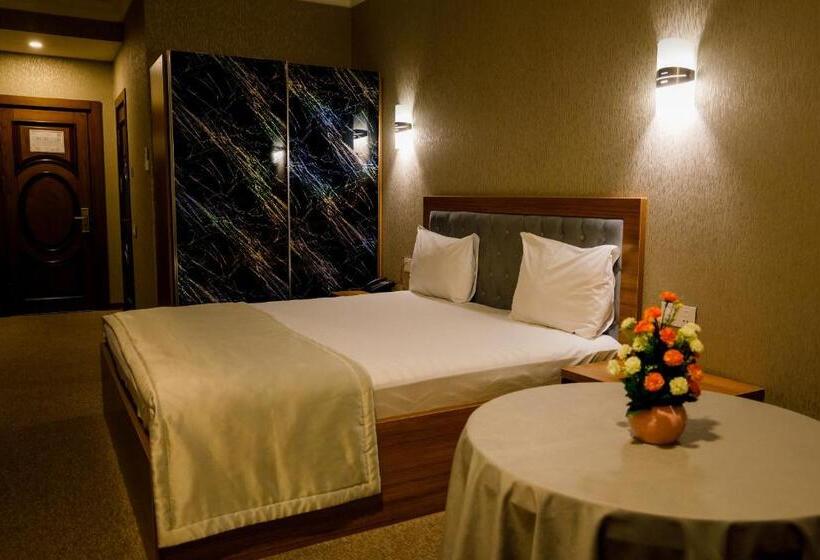 בית מלון כפרי Royal Sapphire Baku