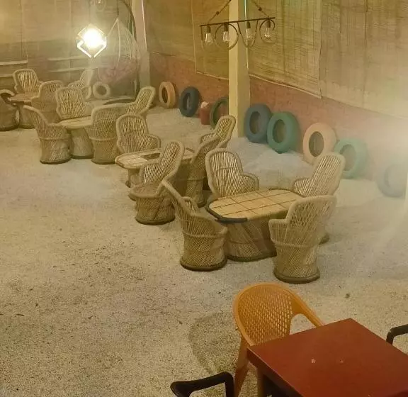 ホテル Terrace Cafe And Restro And Rooms