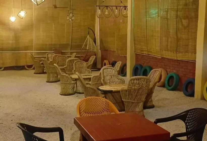 ホテル Terrace Cafe And Restro And Rooms