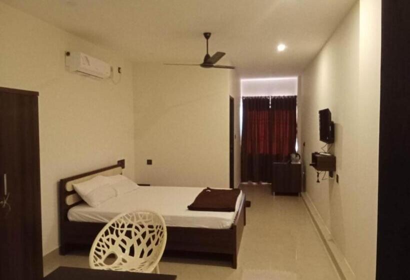 Отель Usha Boardingandlodging