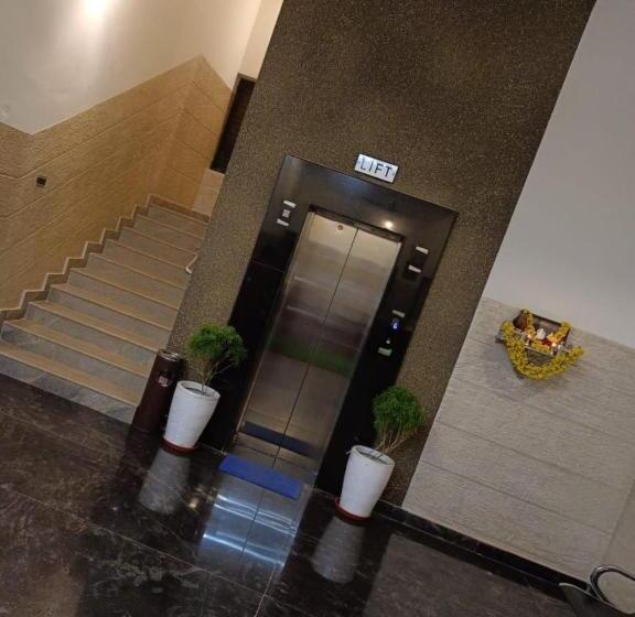 Отель Usha Boardingandlodging