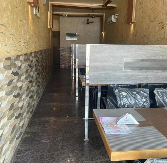 Отель Usha Boardingandlodging