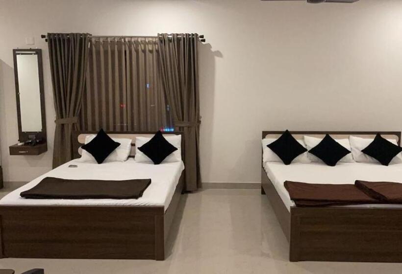 Отель Usha Boardingandlodging