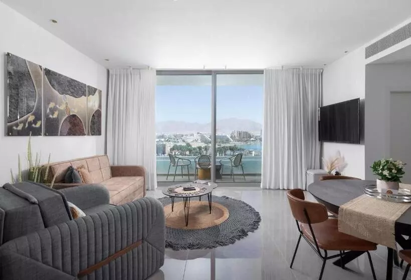 Nathan S Suites On The Beach