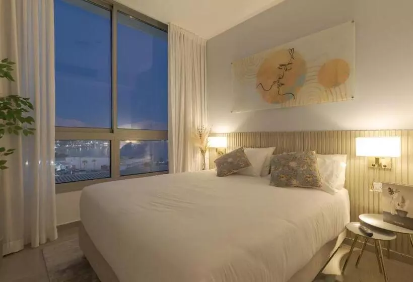 Nathan S Suites On The Beach