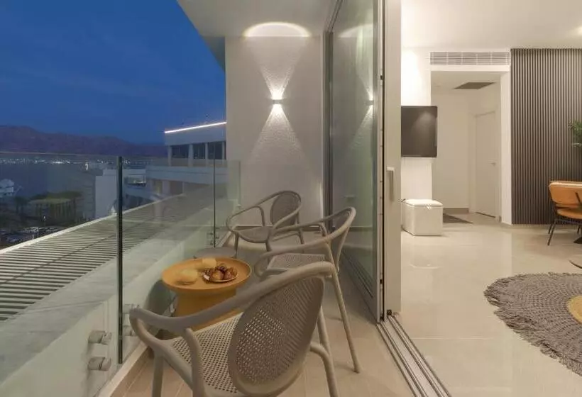 Nathan S Suites On The Beach