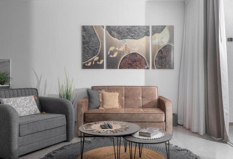 Nathan S Suites On The Beach