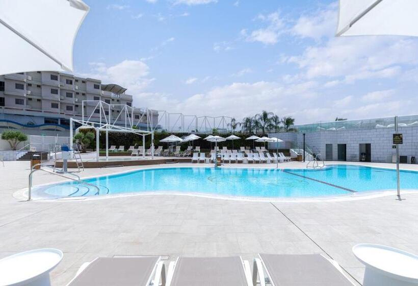 Nathan S Suites On The Beach