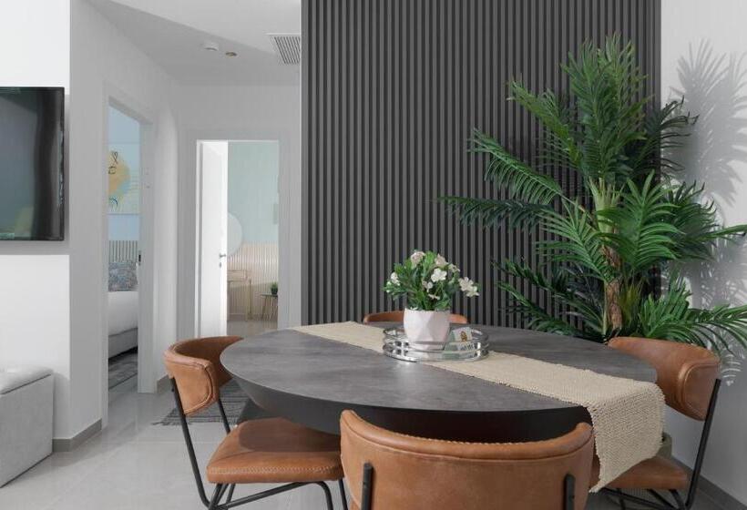 Nathan S Suites On The Beach