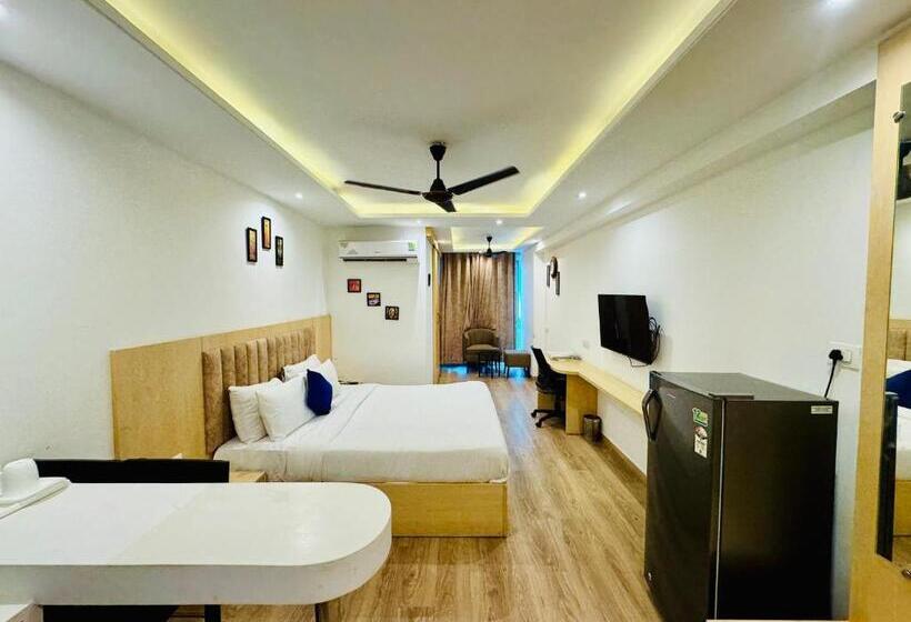 The Grand Anukampa Inn Pink City