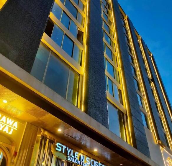 The Grand Anukampa Inn Pink City