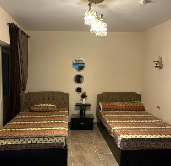 اهرامات بورتو السخنة