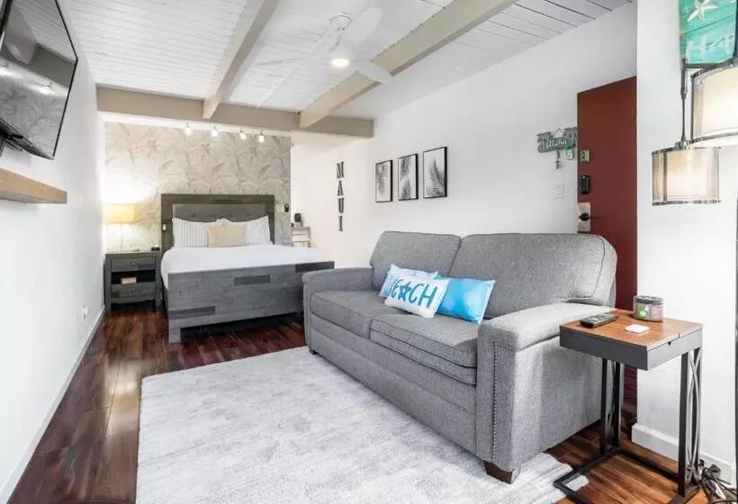 Cozy Maui Studio Retreat Just Steps To The Sand!