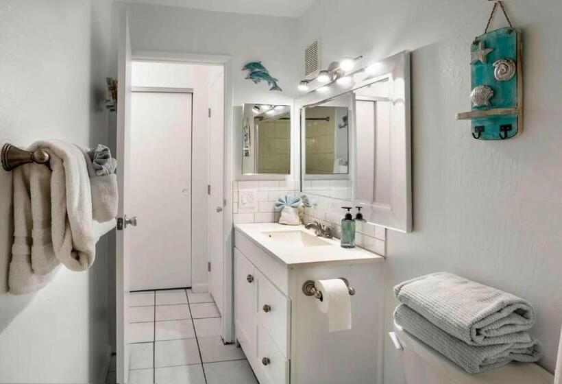 Cozy Maui Studio Retreat Just Steps To The Sand!