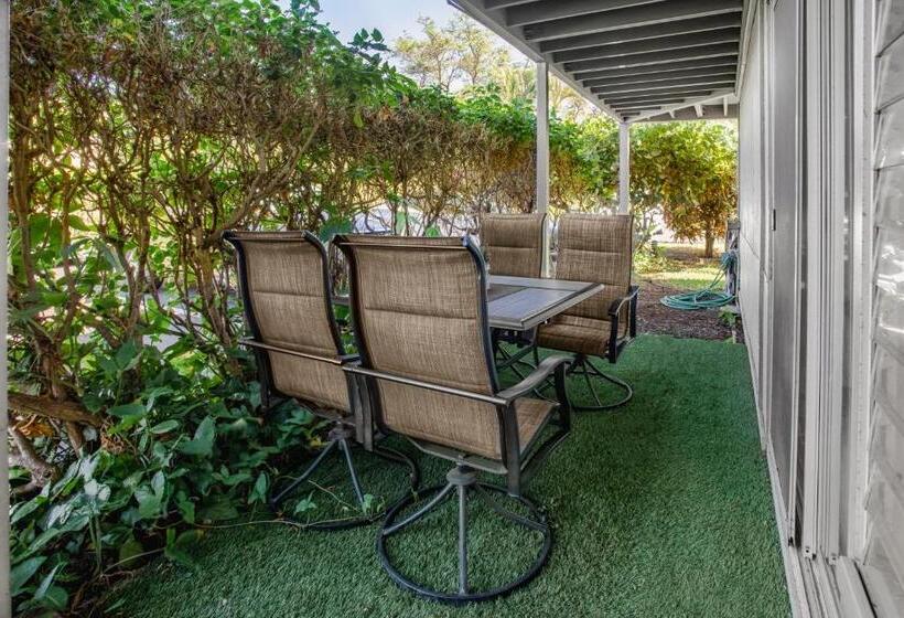 Cozy Maui Studio Retreat Just Steps To The Sand!