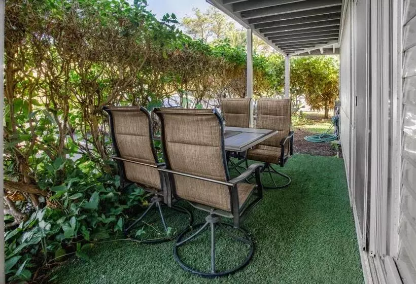 Cozy Maui Studio Retreat Just Steps To The Sand!